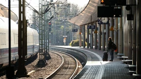 Nach Streit mit Eltern fahren Kinder mit Zug davon