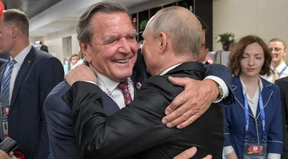 Altkanzler wohl im Alleingang in Moskau