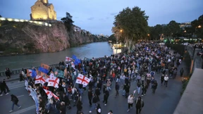 Zehntausende protestieren in Georgien für Europa