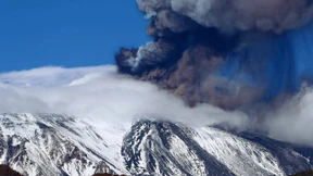 Ätna spuckt Asche