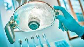 Sind Vollnarkosen bei Zahnärzten für Kinder zu riskant?