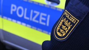 Polizist fragt Daten von „schönen“ Frauen ab