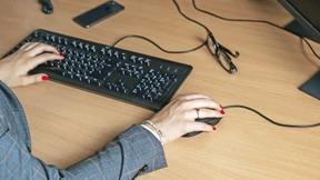 Frauen digital in Rückstand