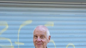 Mit Handy und einem Händchen fürs Geschäftliche