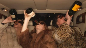 Das Leben ist eine Champagnerparty