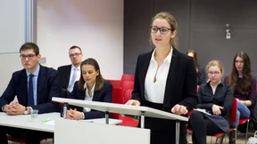 Härter als vor Gericht