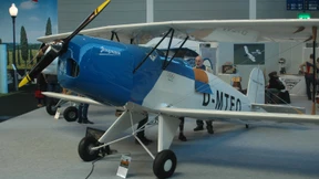 Fliegen auf der Retrowolke