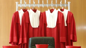 Europa hängt an einer Unterschrift