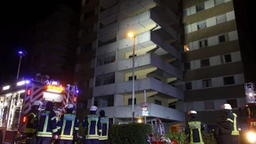 100 Menschen aus Hochhaus gerettet – Tramfahrer verletzt