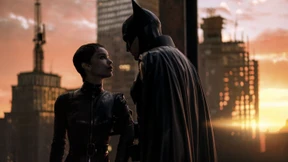 Erste Küsse im Kostüm