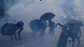 China feiert, Hongkong trauert
