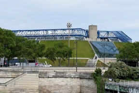 Haitianischer Sänger Mikaben stirbt auf Bühne in Paris