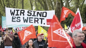 Forderungen nach fairen Löhnen gegen die Inflation