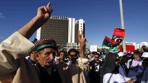 Libyer stürmen Lager islamistischer Milizen