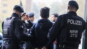 Razzia im Duisburger Weißen Riesen