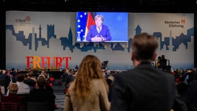 Merkel: Befinden uns mitten in einer Notlage