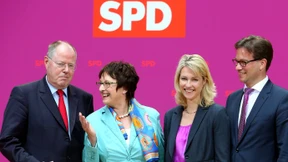 Steinbrück übernimmt die Finanzen