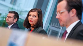 Wer soll die vierte Welle brechen?