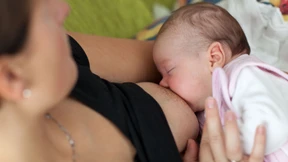 Stillende Frauen bekommen seltener einen Infarkt oder Schlaganfall