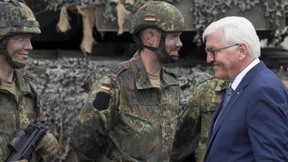 Staatsbürger in  Uniform