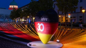 Zwei Drittel der Deutschen halten Wiedervereinigung für unvollendet