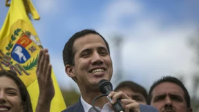 Militärattaché bekennt sich zu Oppositionsführer Guaidó