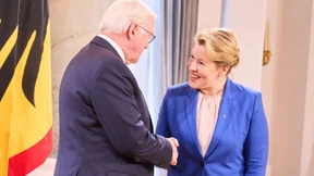 Steinmeier fordert Respekt für Polizei und Rettungskräfte