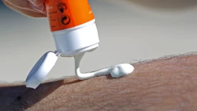 Weichmacherverunreinigung von Sonnenschutzmitteln seit Jahren bekannt