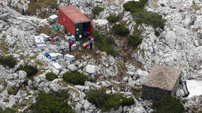 Ein Mann soll nach oben 