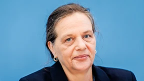 Eine Wahlleiterin im Rampenlicht