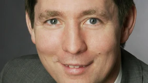 Schröders Wahlkampfmanager wird Steinbrücks Sprecher