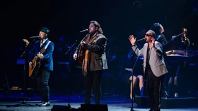 Beim Singen Spaghetti mampfen