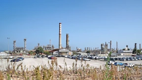 Lukoil stößt große Raffinerie in Italien ab 