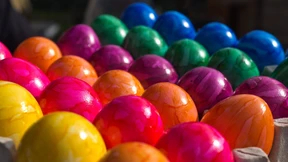 Der Osterhase greift zur Airbrush-Pistole