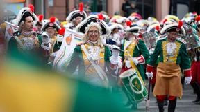 „Prosit Neujahr“ und ein Zeichen der Solidarität