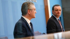 Gesundheitsminister will Sanktionen für „Impfdrängler“ prüfen