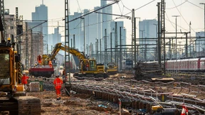 Bahn-Kunden in Hessen brauchen Geduld