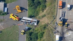 Zehn Menschen sterben durch Busunglück auf der A4