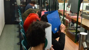 Erster Angeklagter nach Feuerattacke gegen Obdachlosen verurteilt