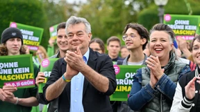 Zusammenbruch eines Machtgebäudes