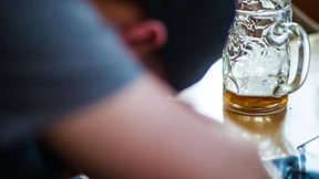 Nahrungsergänzungsmittel darf nicht mit „Kater-Heilung“ werben