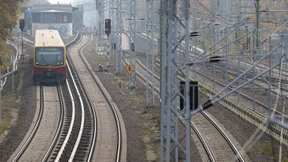 IS-Flagge an S-Bahn-Trasse in Berlin gefunden