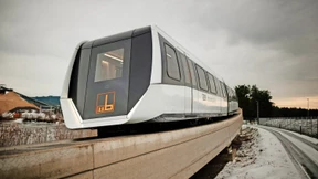 Die schwebende Straßenbahn ist wieder da