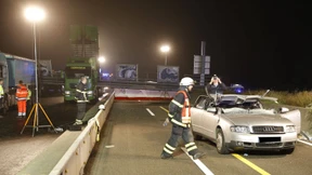Einstürzende Schilder-Brücke tötet Autofahrer auf A3 