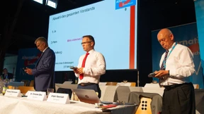 Bundesvorstand der AfD droht mit Amtsenthebungsverfahren