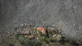Dorf gegen Kupfermine