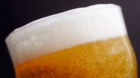 Wenn das Handy im Bierglas landet