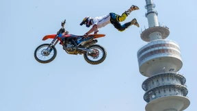 Das tollkühne Wunderkind auf seiner fliegenden Kiste 