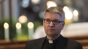 Kohlgraf gegen „Sterben durch die Hand von Menschen“