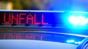 Vier Jahre altes Kind stirbt nach Sturz aus sechstem Stock